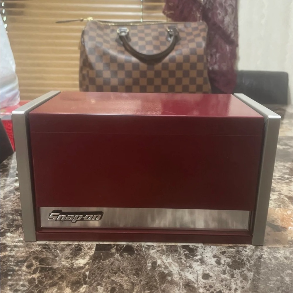 Snap on micro chest